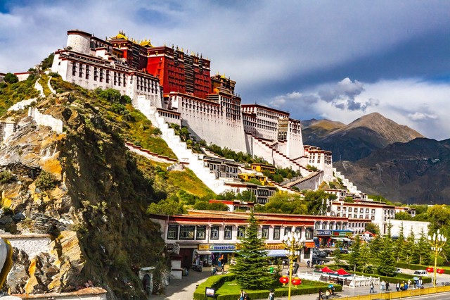 中(zhong)國(guo)20箇(ge)美豔絕倫的(de)景觀，你去過(guo)10箇(ge)就算旅遊達人(ren)啦